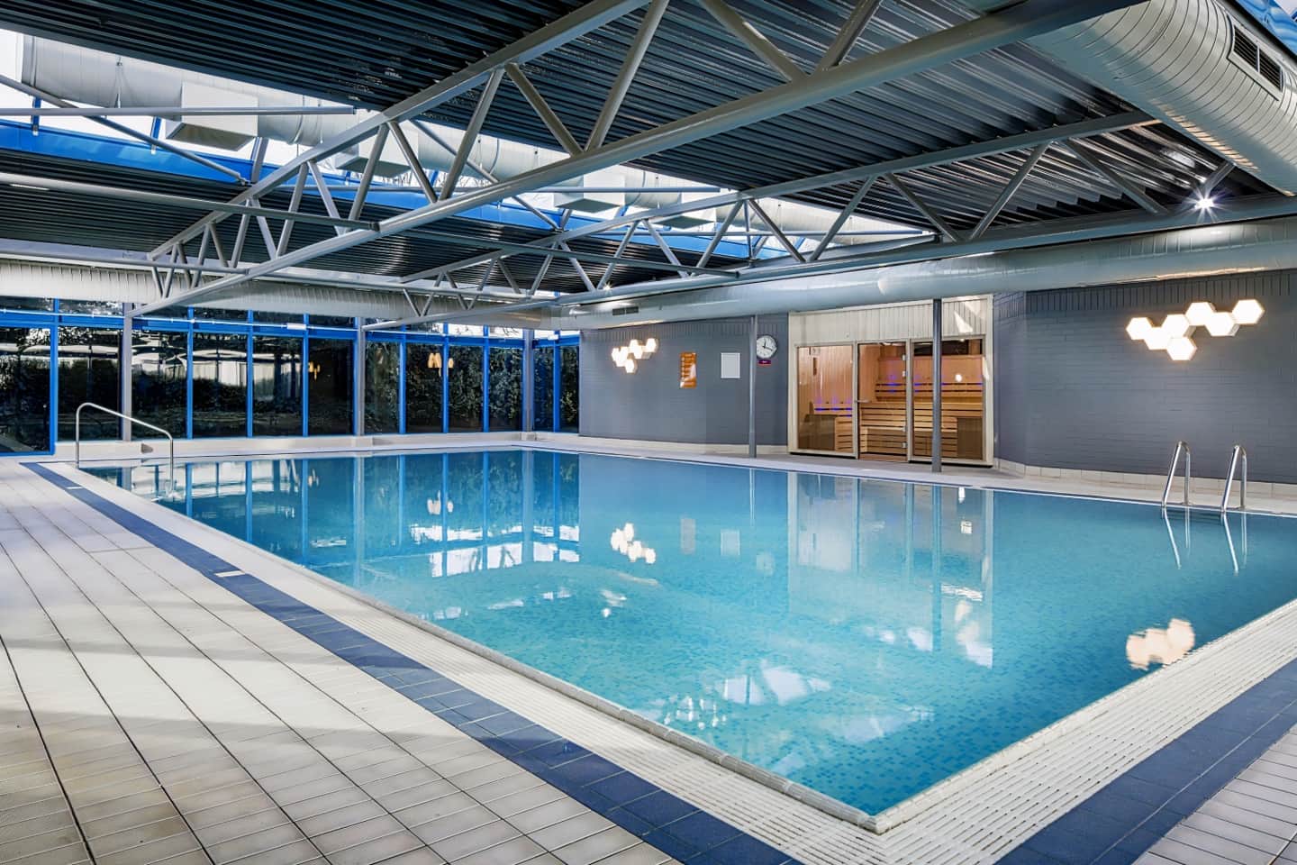 Radisson RED Heathrow