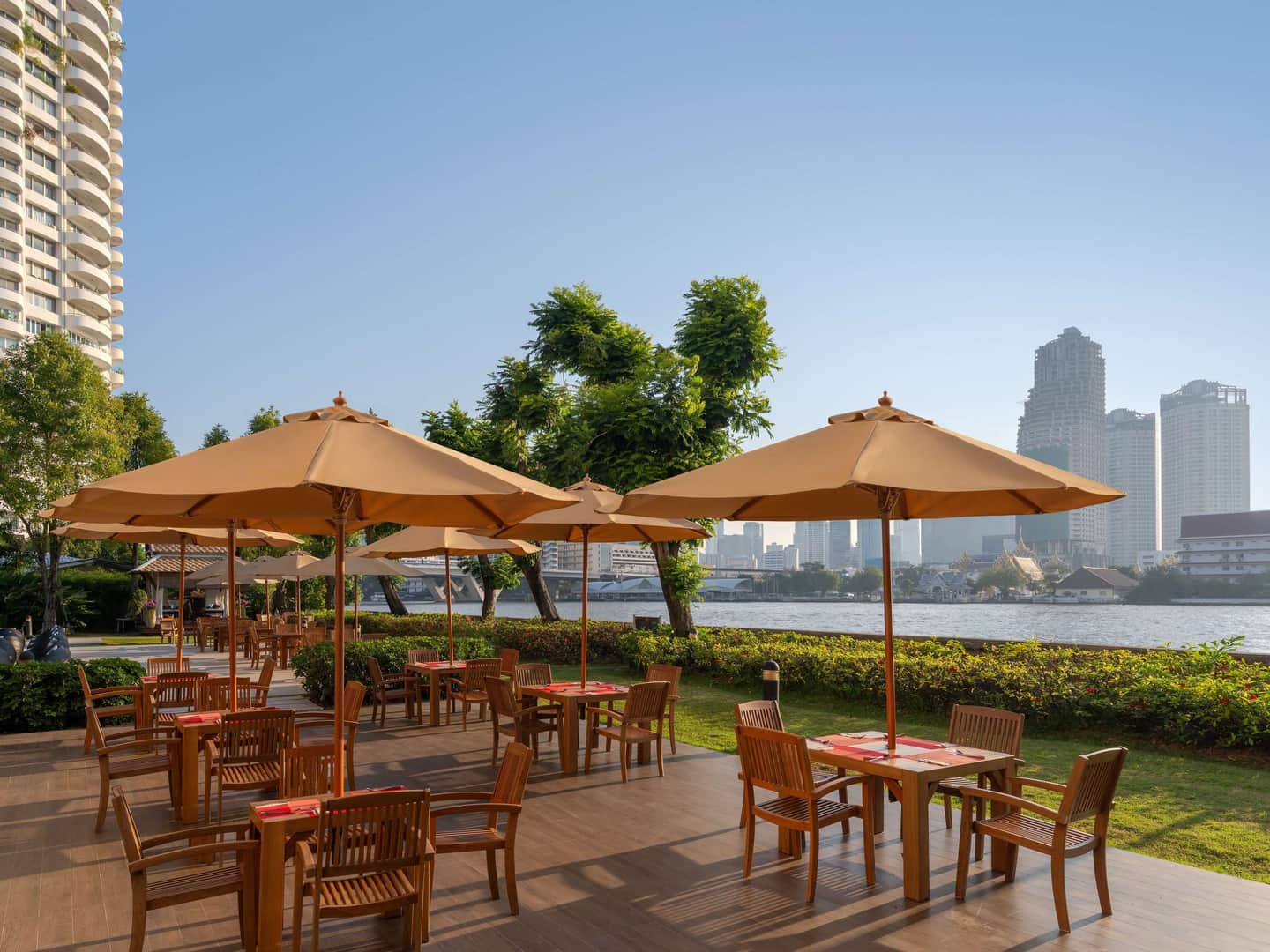 ibis Bangkok Riverside