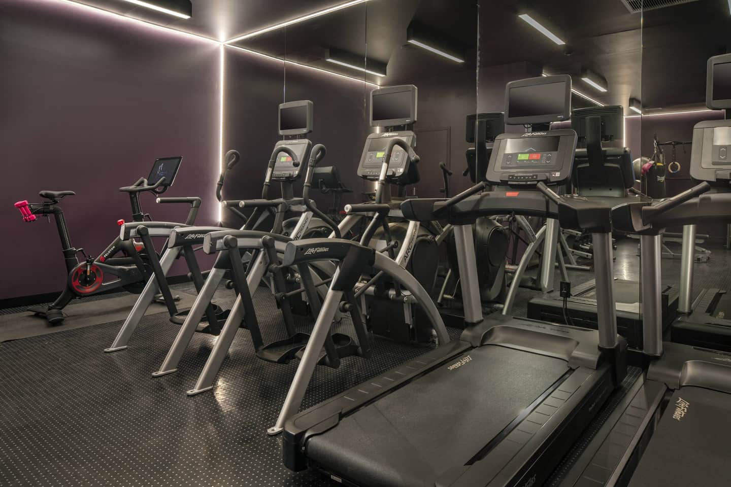 Moxy Oakland Downtown