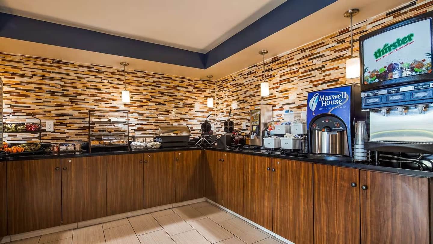 Best Western CENTER INN
