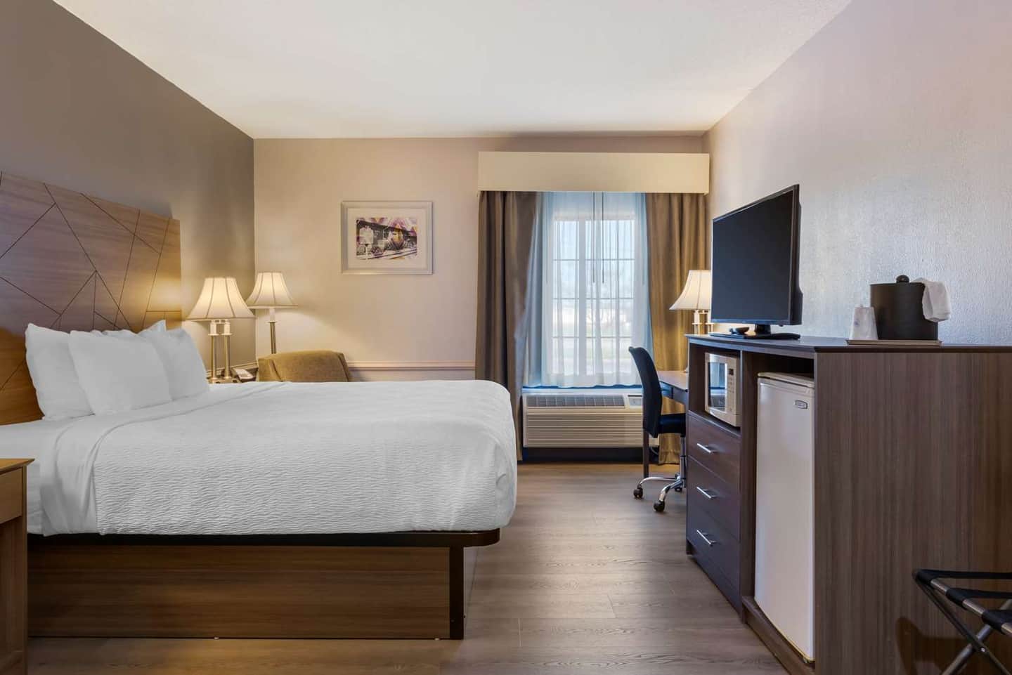 Best Western Plus South Hill Inn