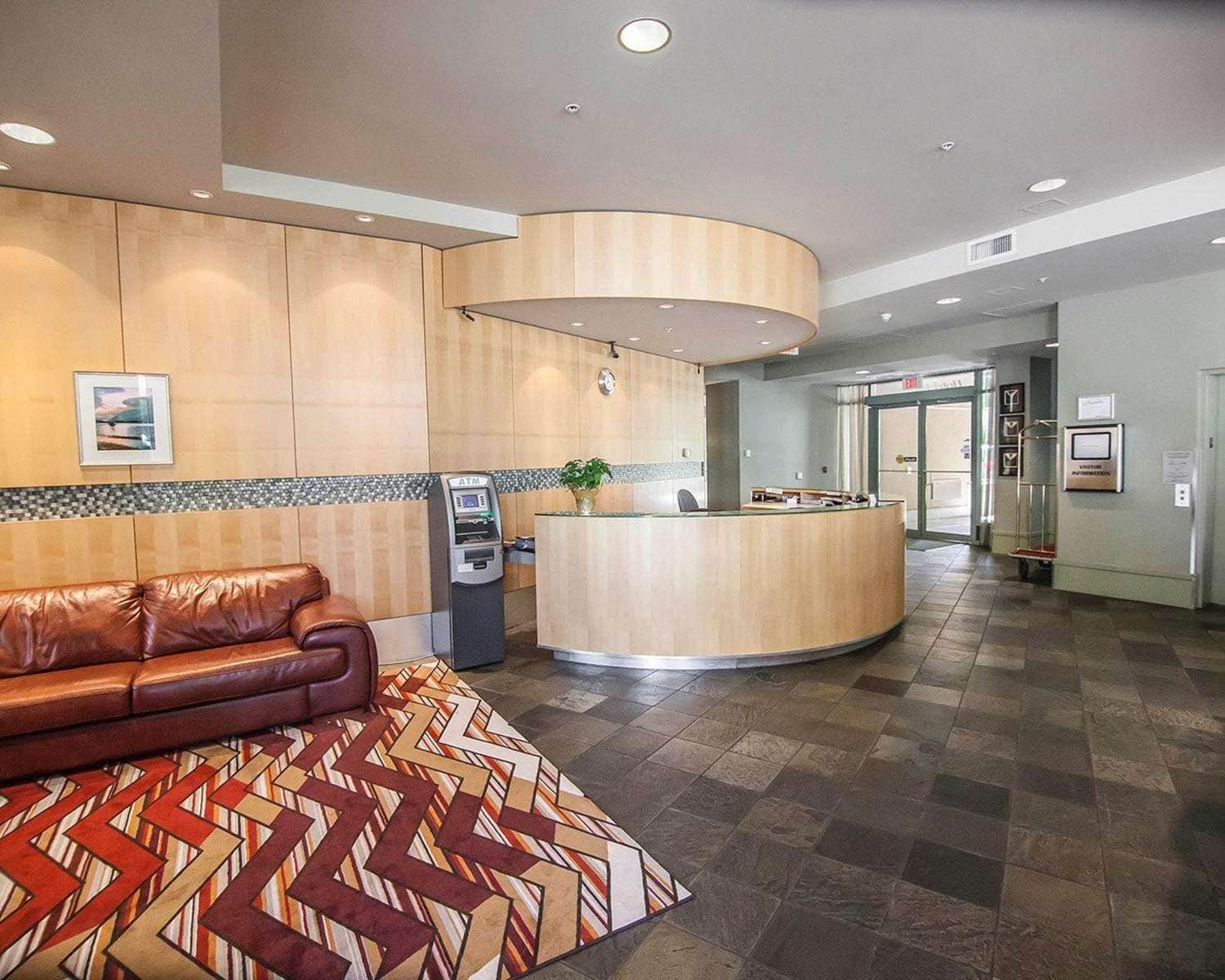 Comfort Hotel Vancouver Airport