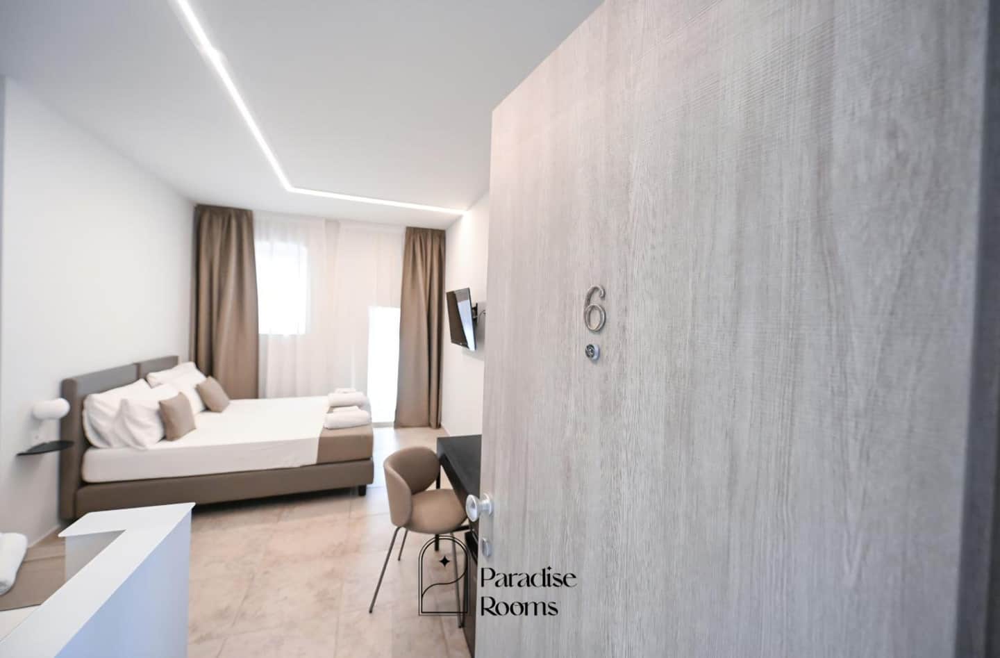 Hotel Paradise Rooms
