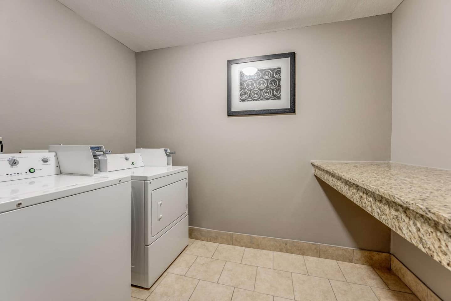 Huntsville Inn & Suites