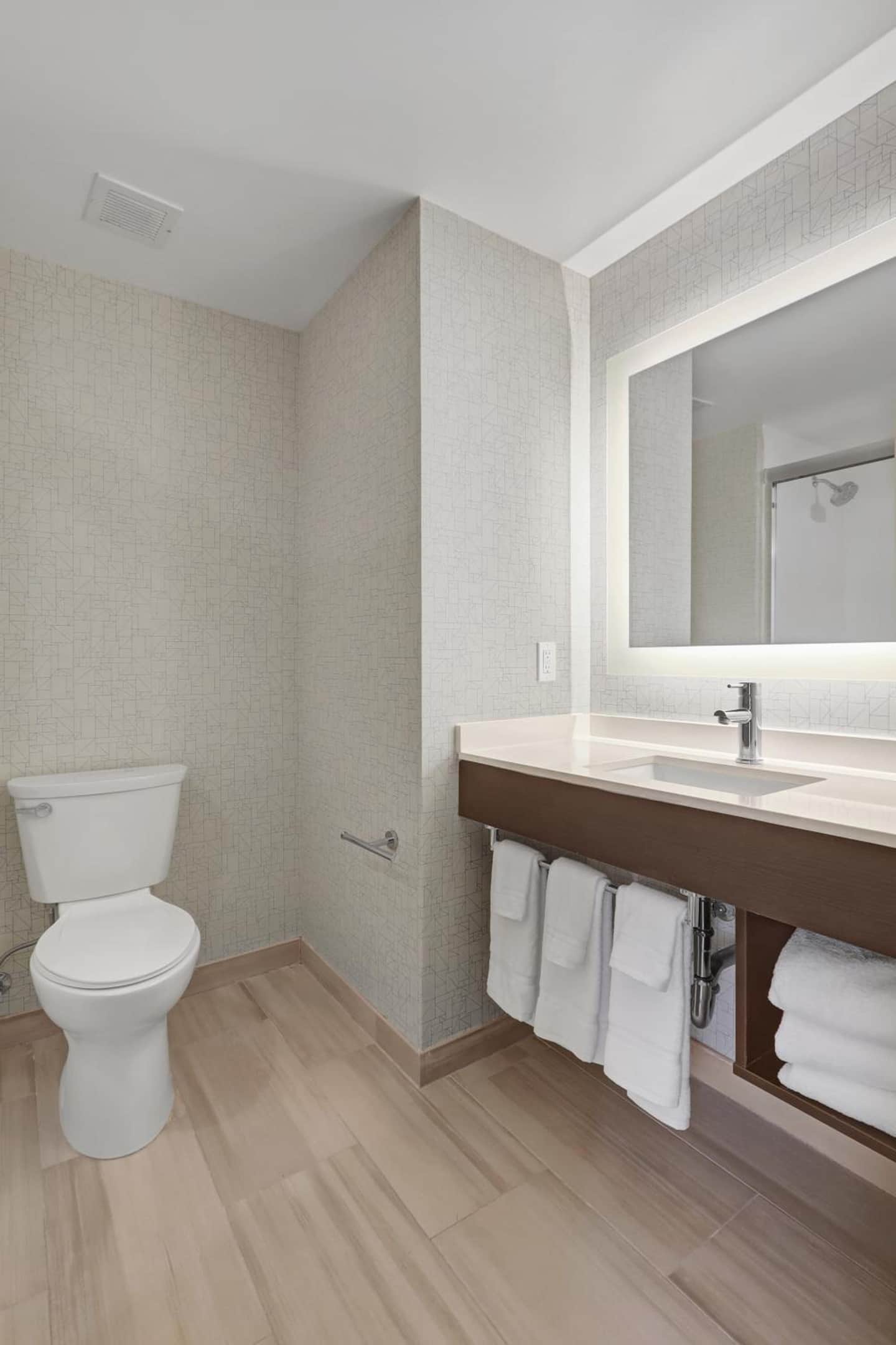 Hotel 1200
