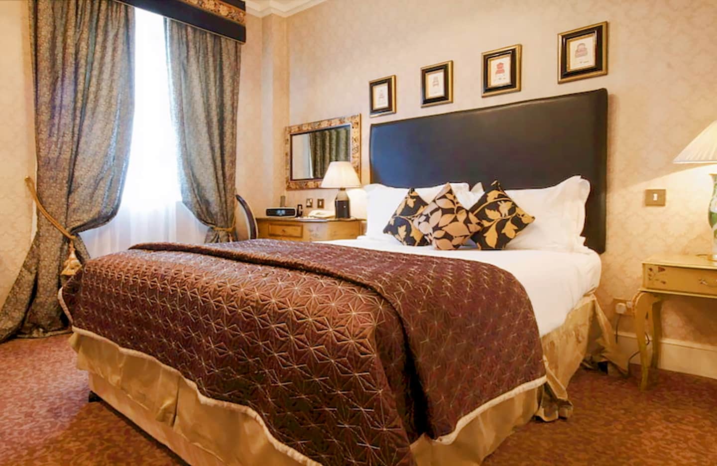 The Leonard Hotel