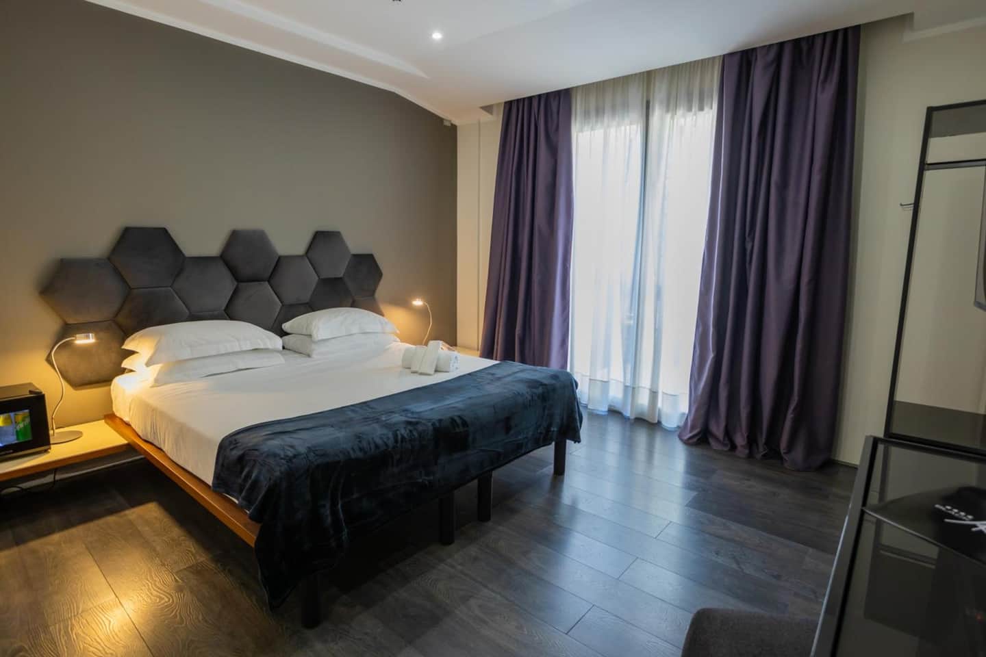 Black Hotel