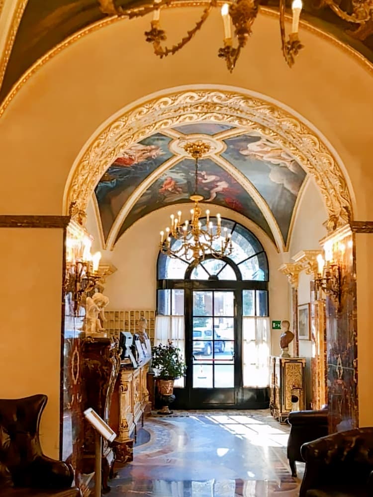 Hotel Des Epoques