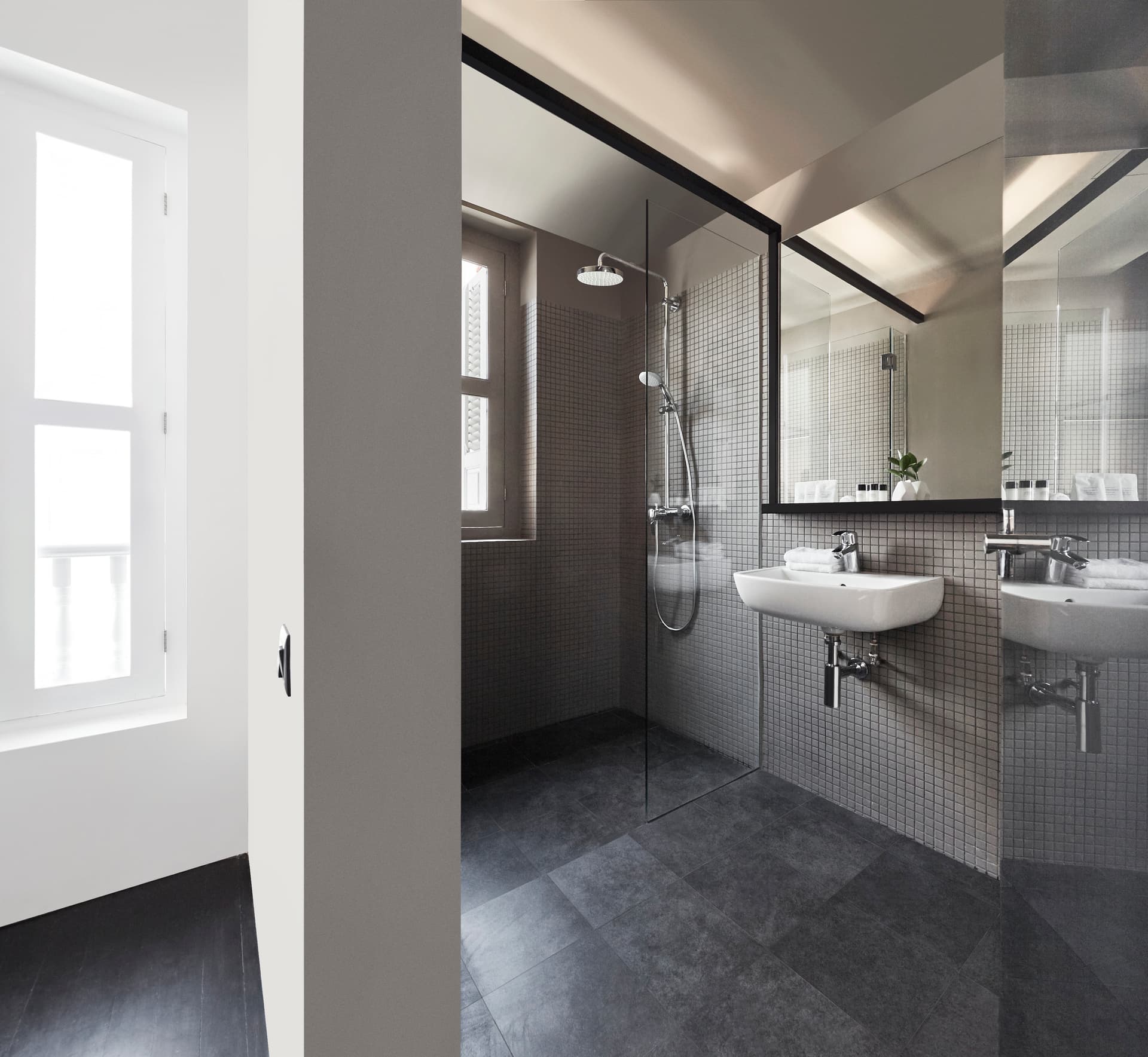 Hotel Mono (SG Clean)