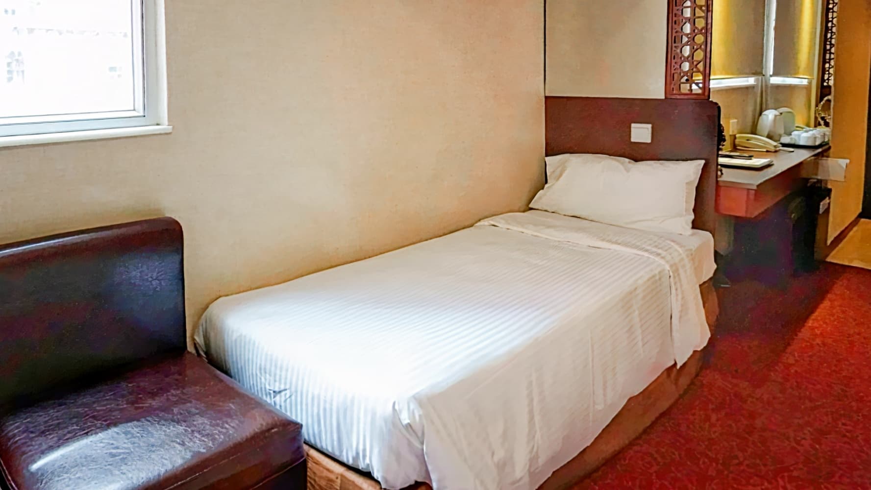 Oriental Lander Hotel