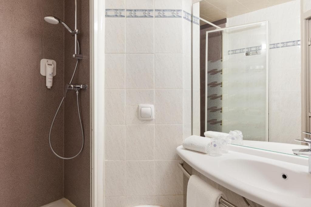 Brit Hotel Confort Cambrai