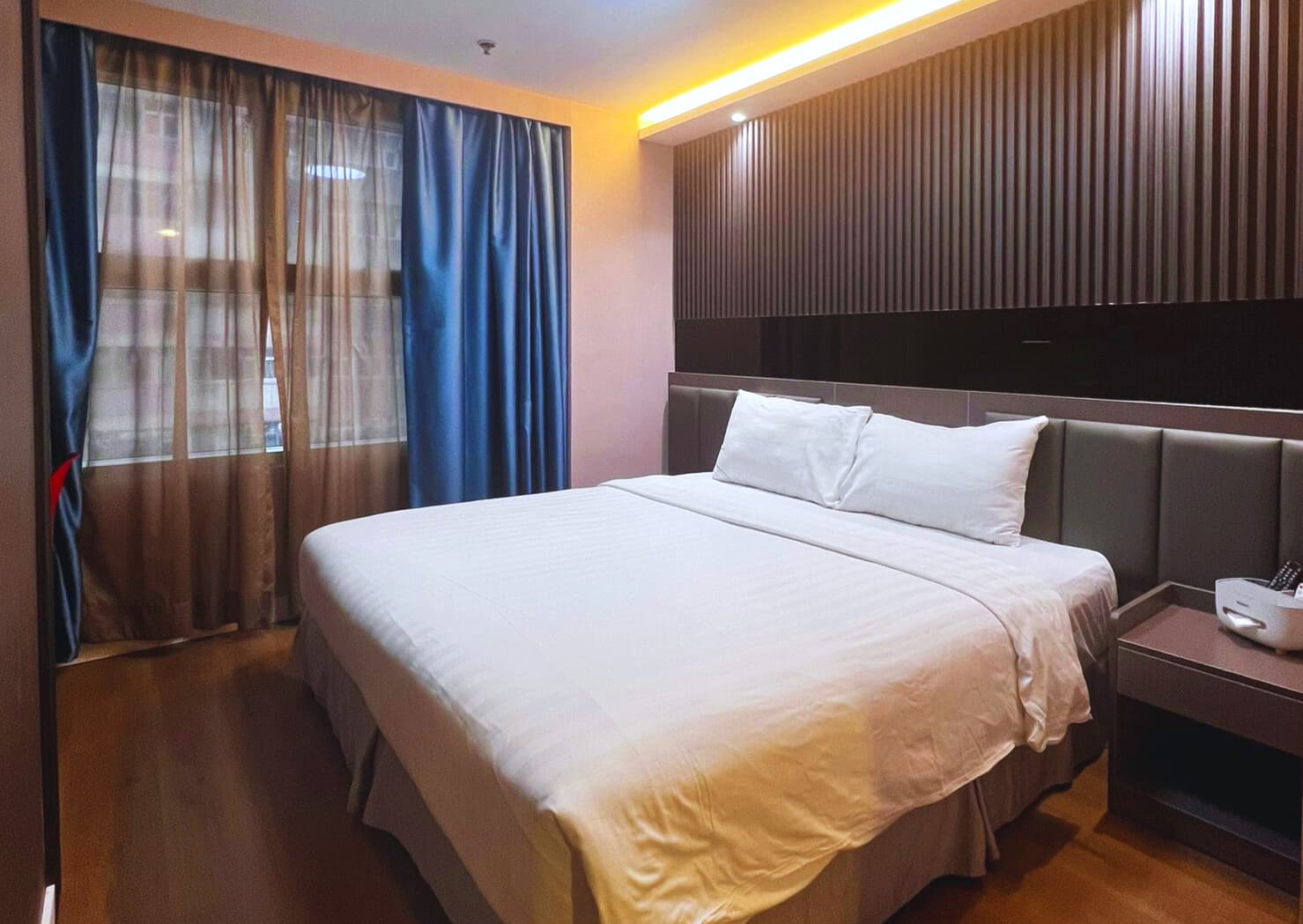 Hennessy Hotel