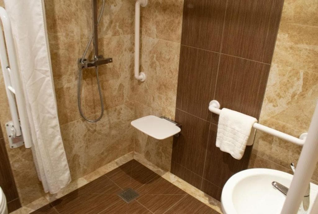 Tong Park Hotel