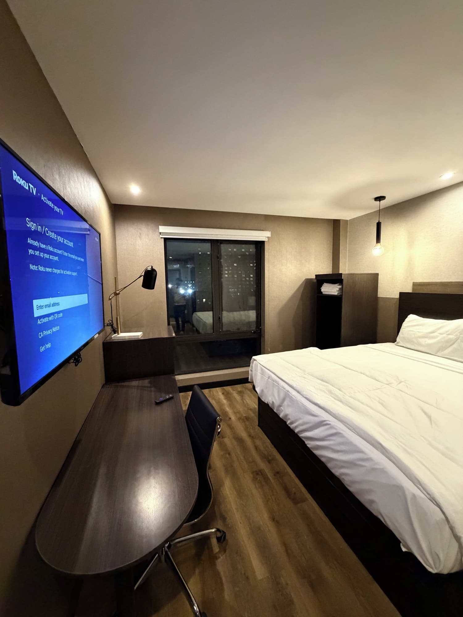 Lux Hotel LIC