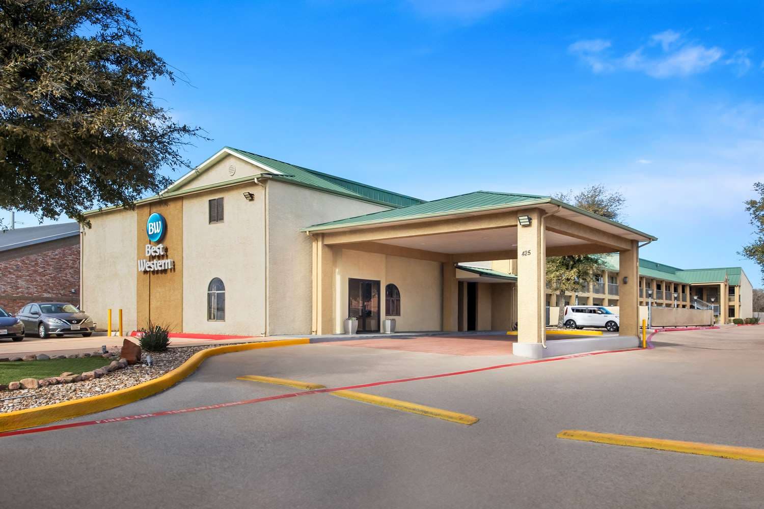 Best Western Cedar Inn