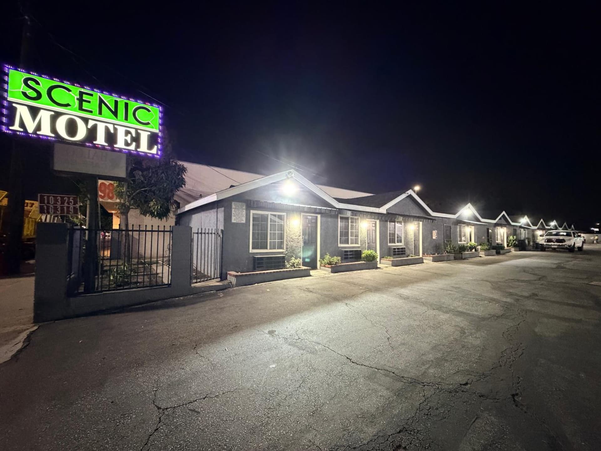 Scenic Motel
