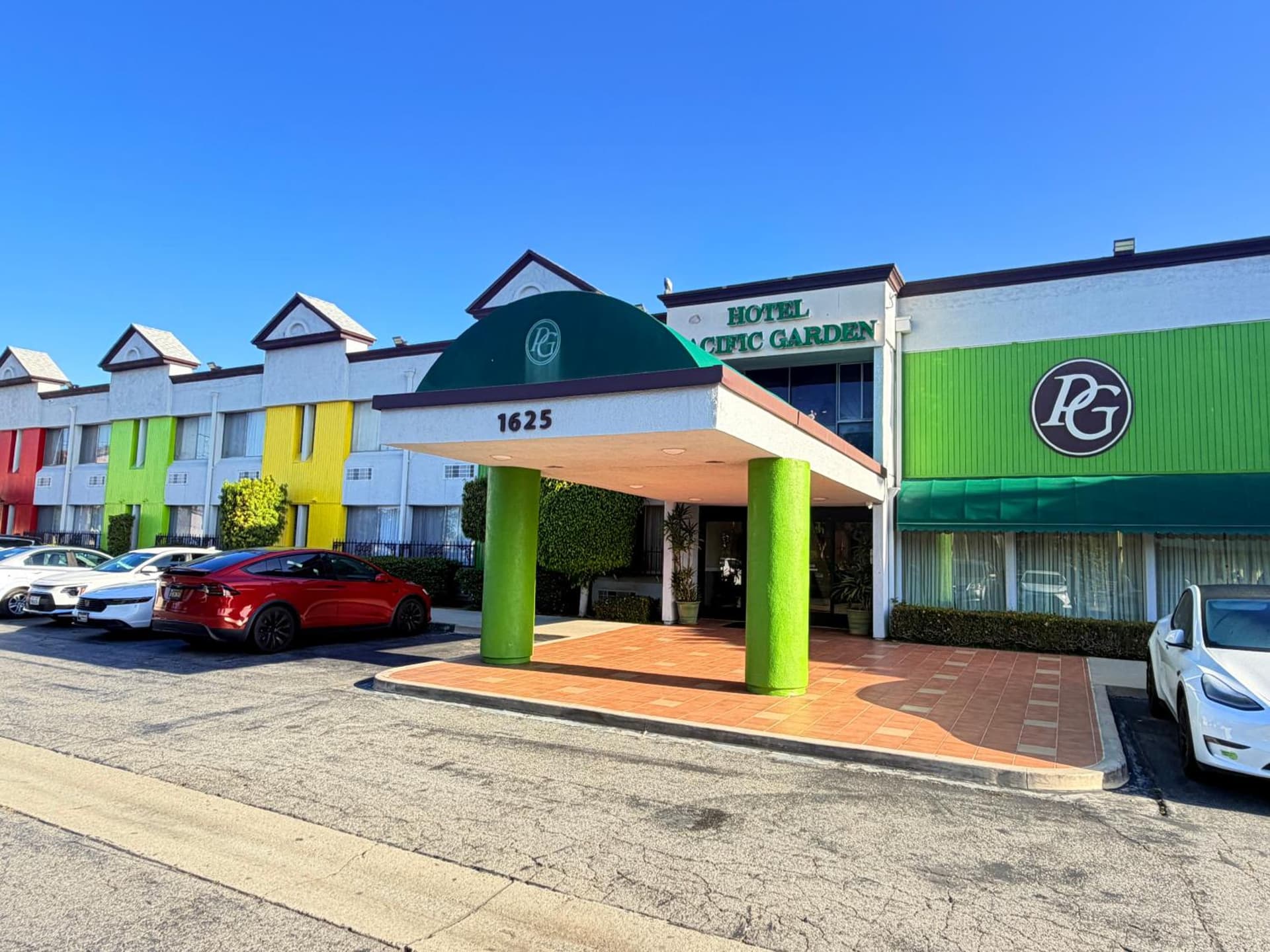 Hotel Pacific Garden
