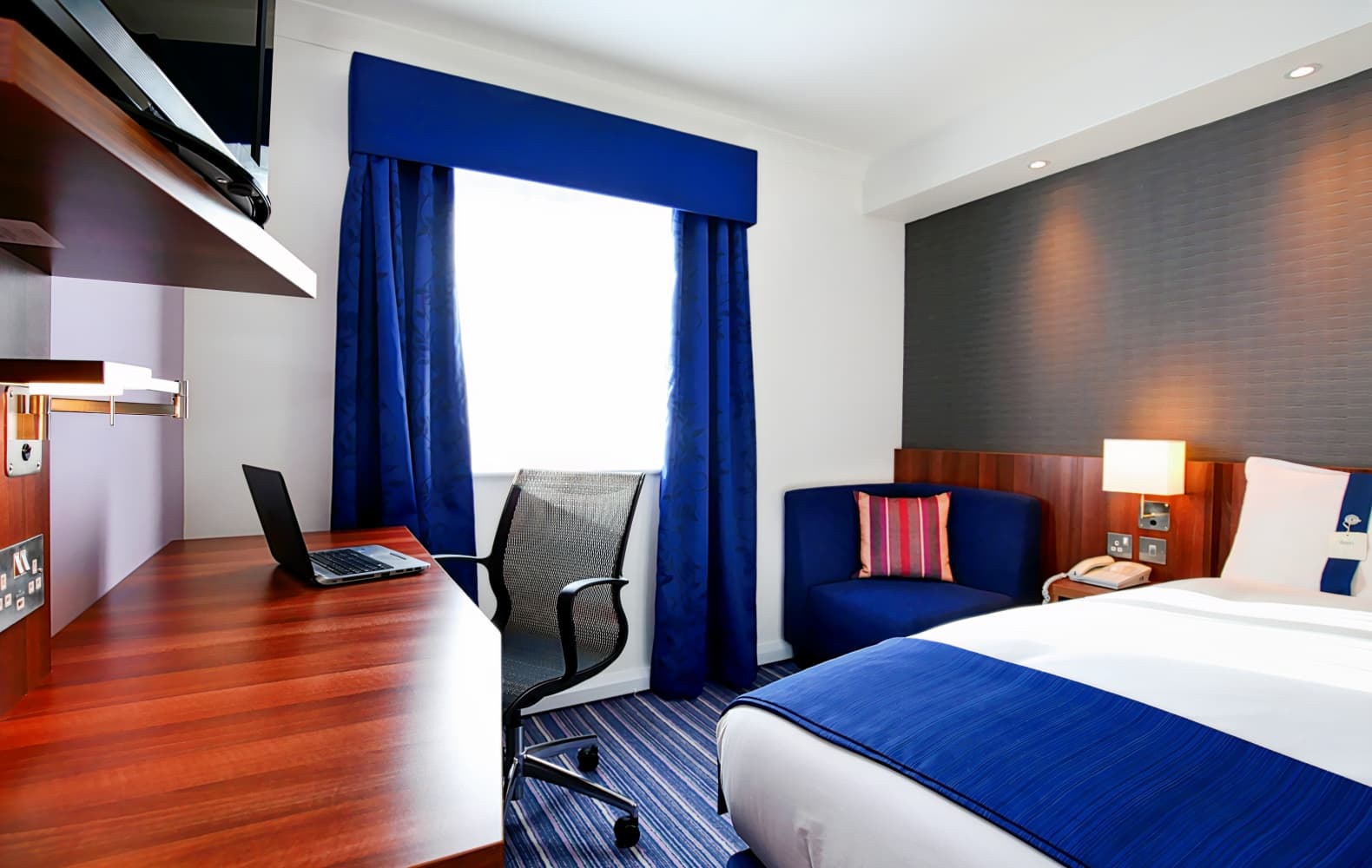 Holiday Inn Express Leeds East