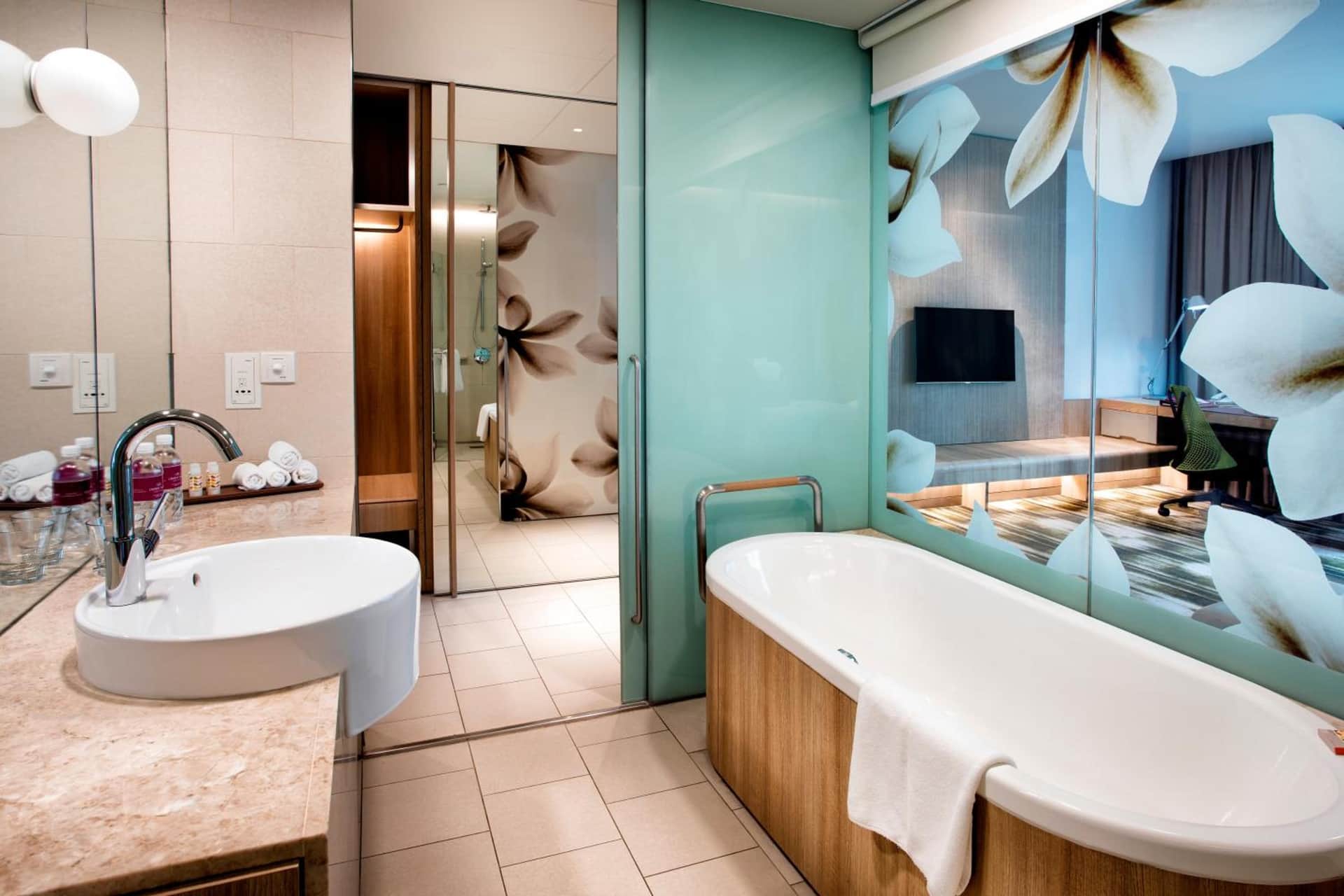 Crowne Plaza Changi Airport, an IHG Hotel
