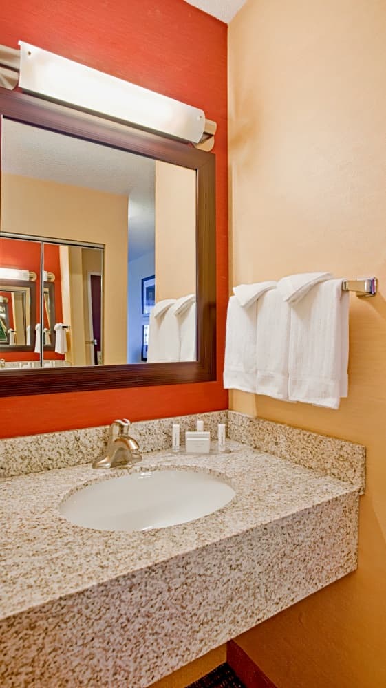Courtyard by Marriott Salt Lake City Airport