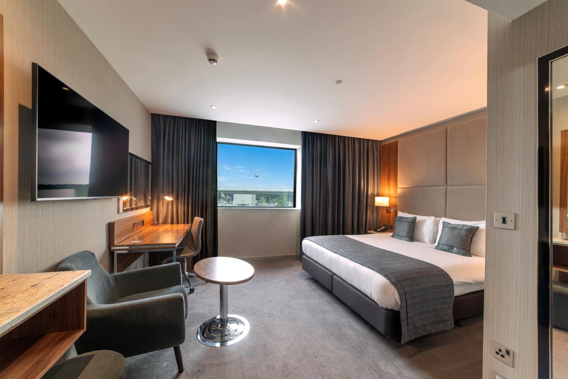 Crowne Plaza London Heathrow T4, an IHG Hotel