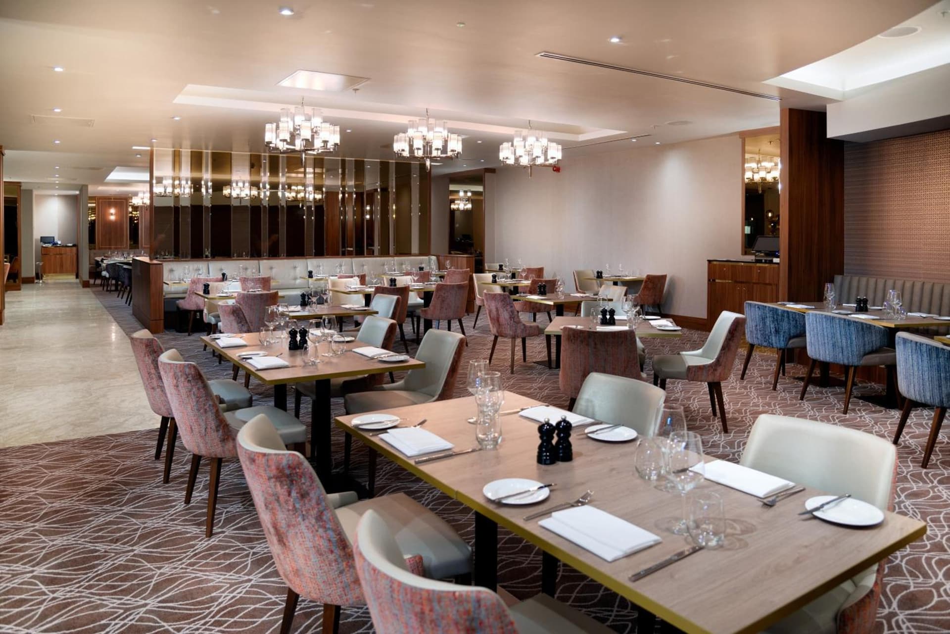 Holiday Inn Express London Heathrow T4, an IHG Hotel