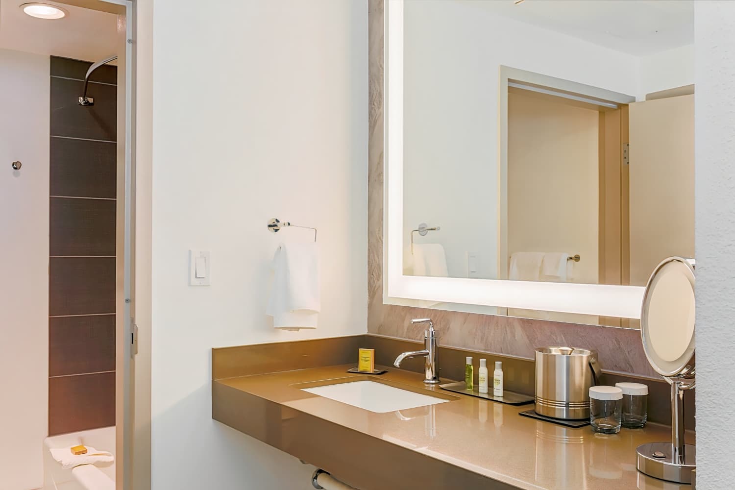 DoubleTree Suites by Hilton Sacramento-Rancho Cordova