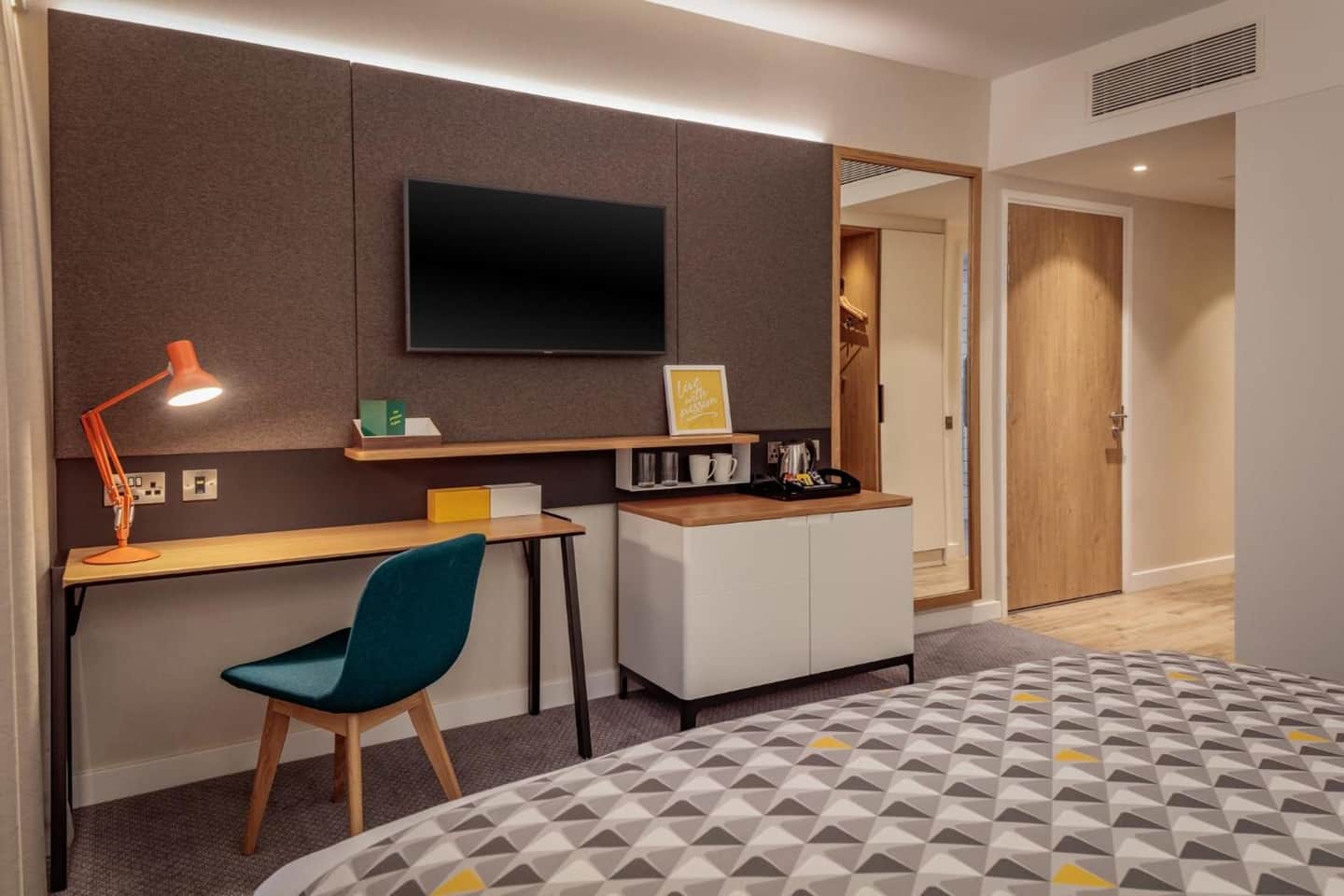 Holiday Inn London Heathrow - Bath Road by IHG