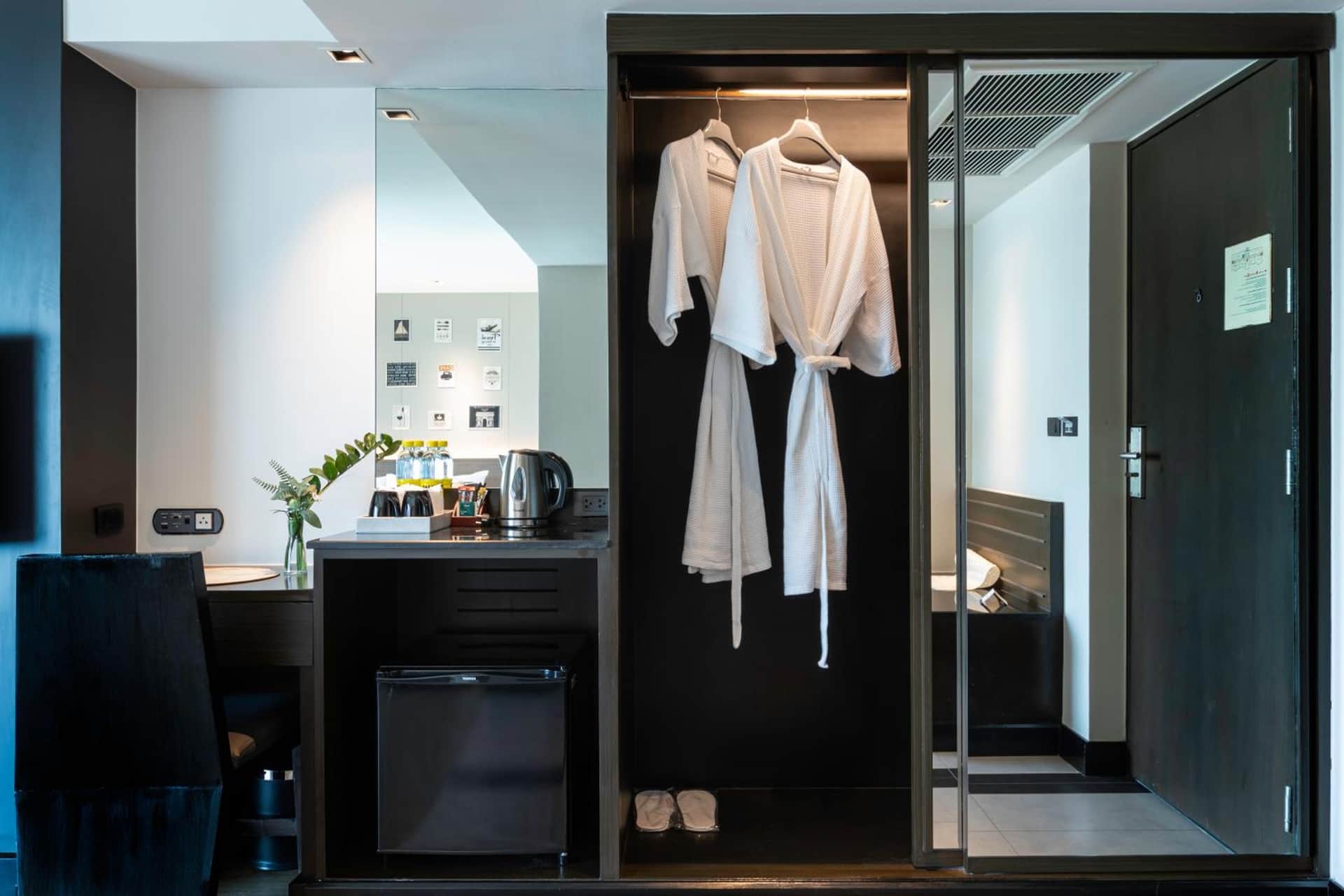 Golden Tulip Mandison Suites