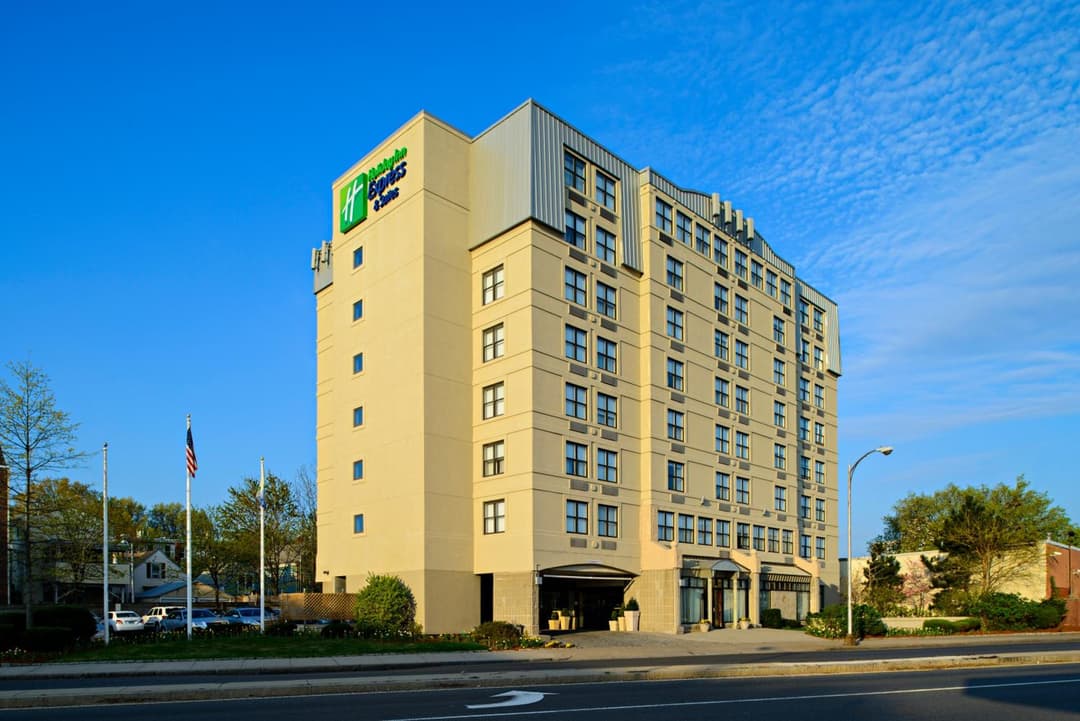 Holiday Inn Express & Suites Boston - Cambridge