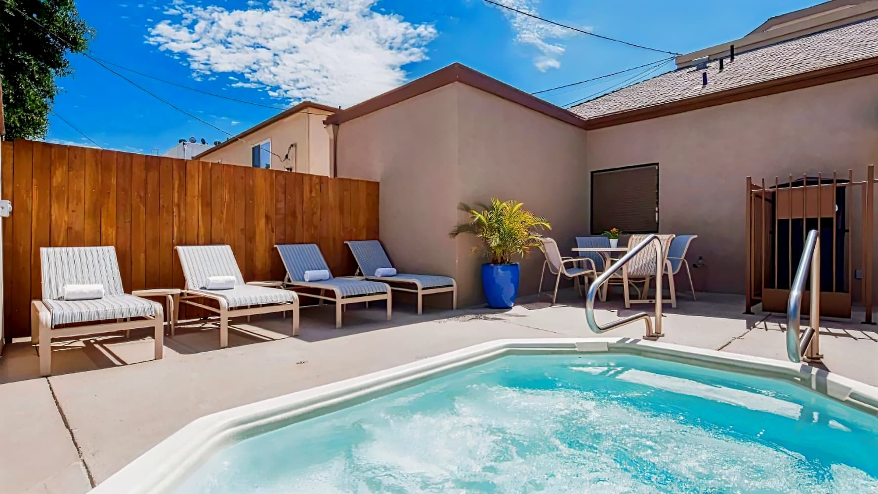 Best Western Royal Palace Inn and Suites LA