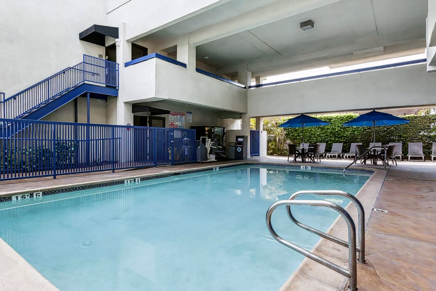 Quality Inn & Suites Los Angeles Airport - LAX