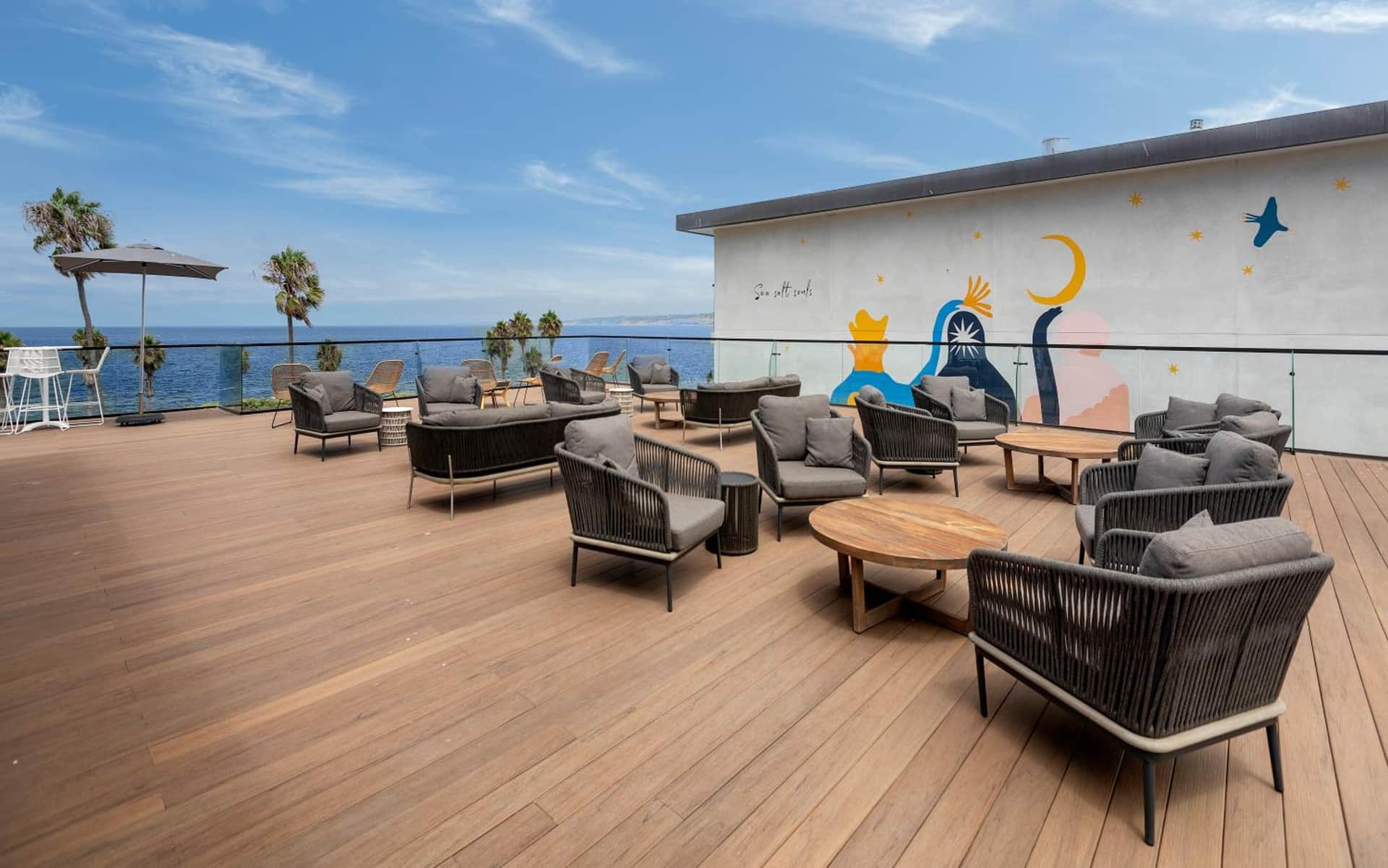 La Jolla Cove Hotel & Suites