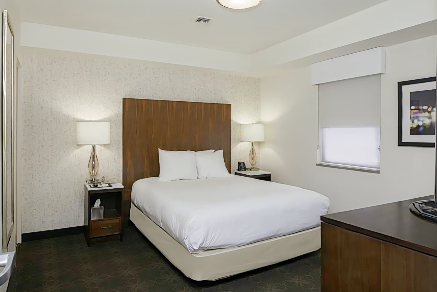 Doubletree Hotel and Suites Downtown Pittsburgh