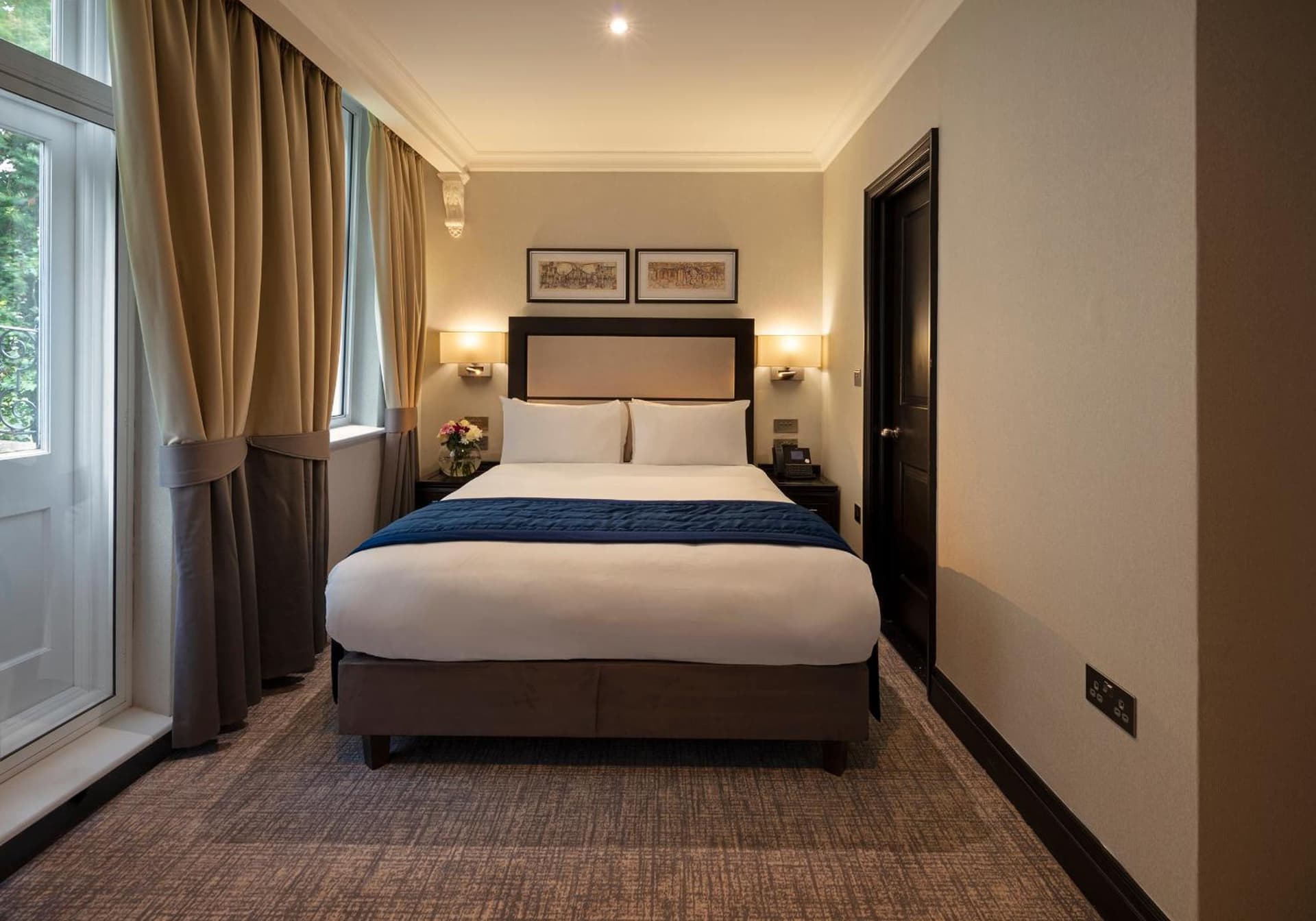 The Wellington by Blue Orchid Hospitality