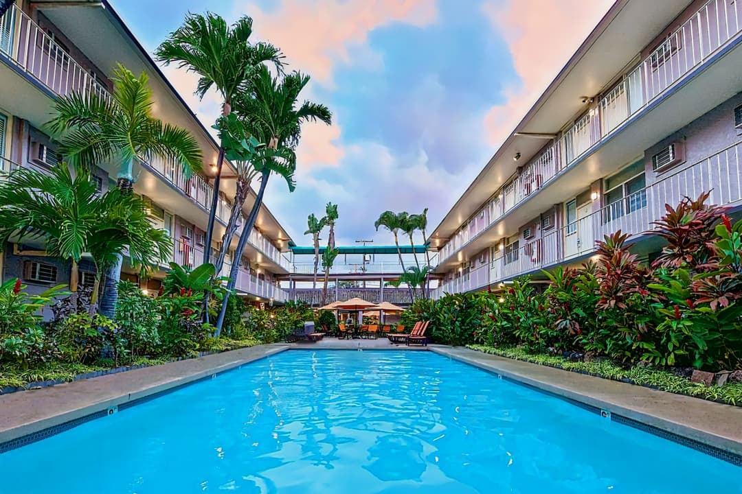 Pacific Marina Inn Airport Hotel