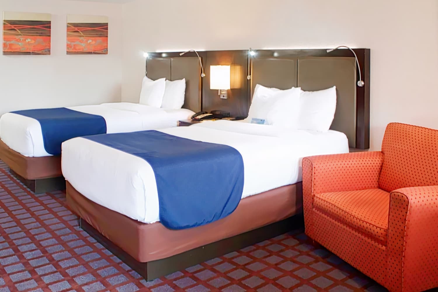 Days Inn by Wyndham Woodbury Long Island