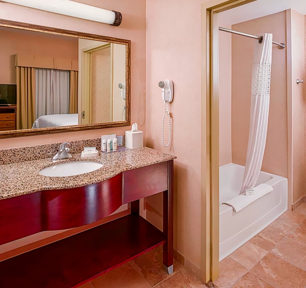 Hampton Inn & Suites Windsor - Sonoma Wine Country