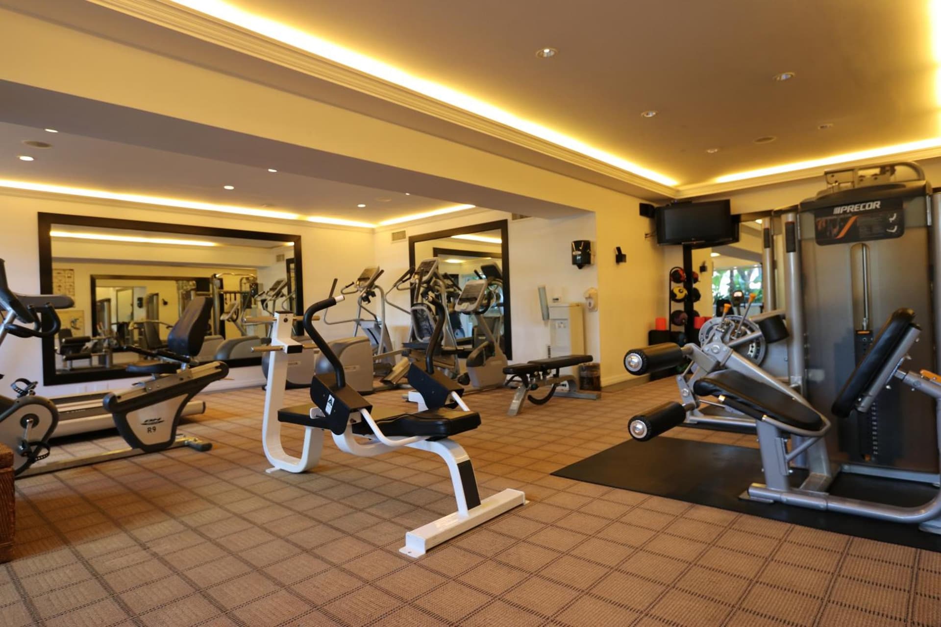 Beverly Hills Plaza Hotel & Spa
