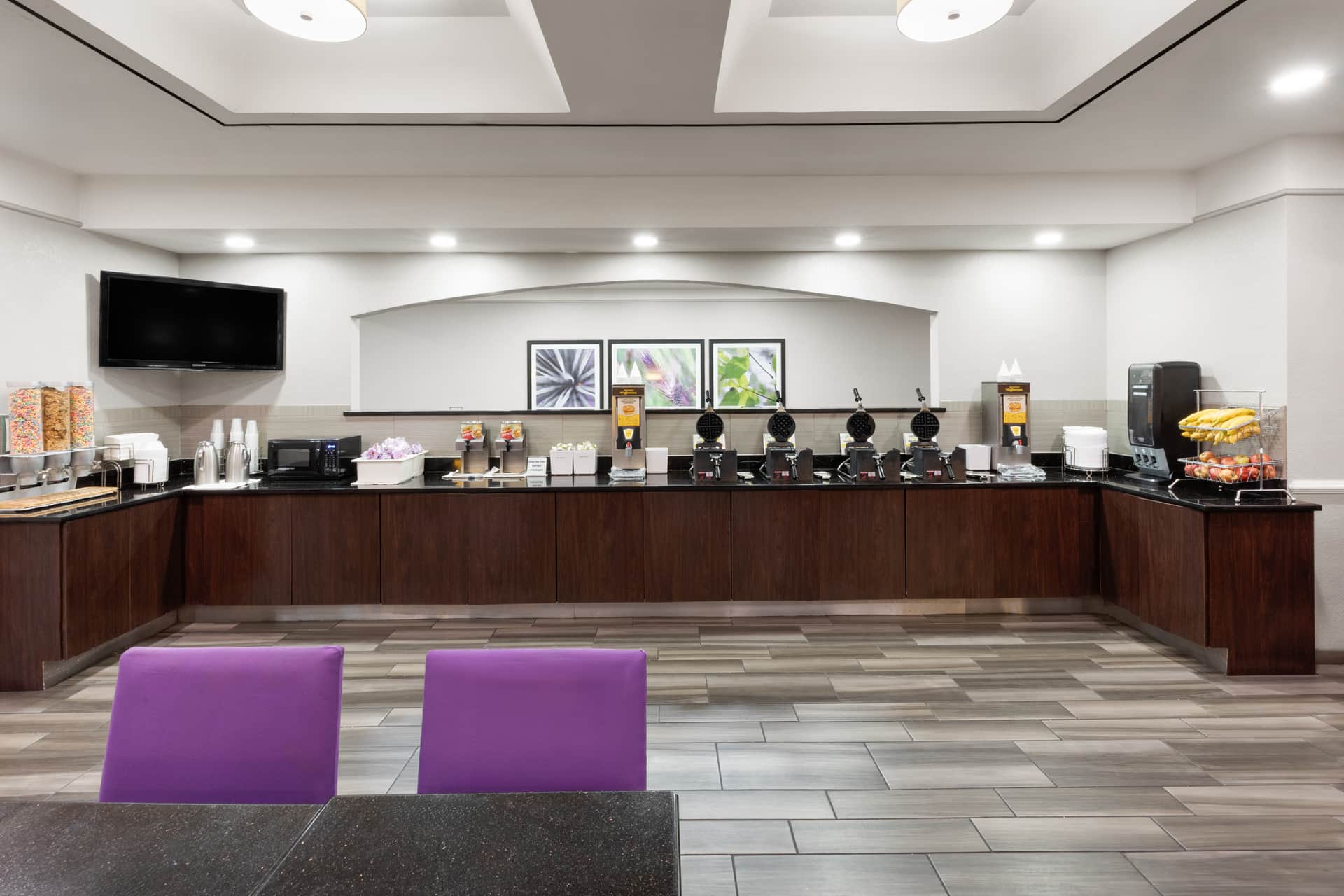 La Quinta Inn & Suites by Wyndham San Antonio Airport