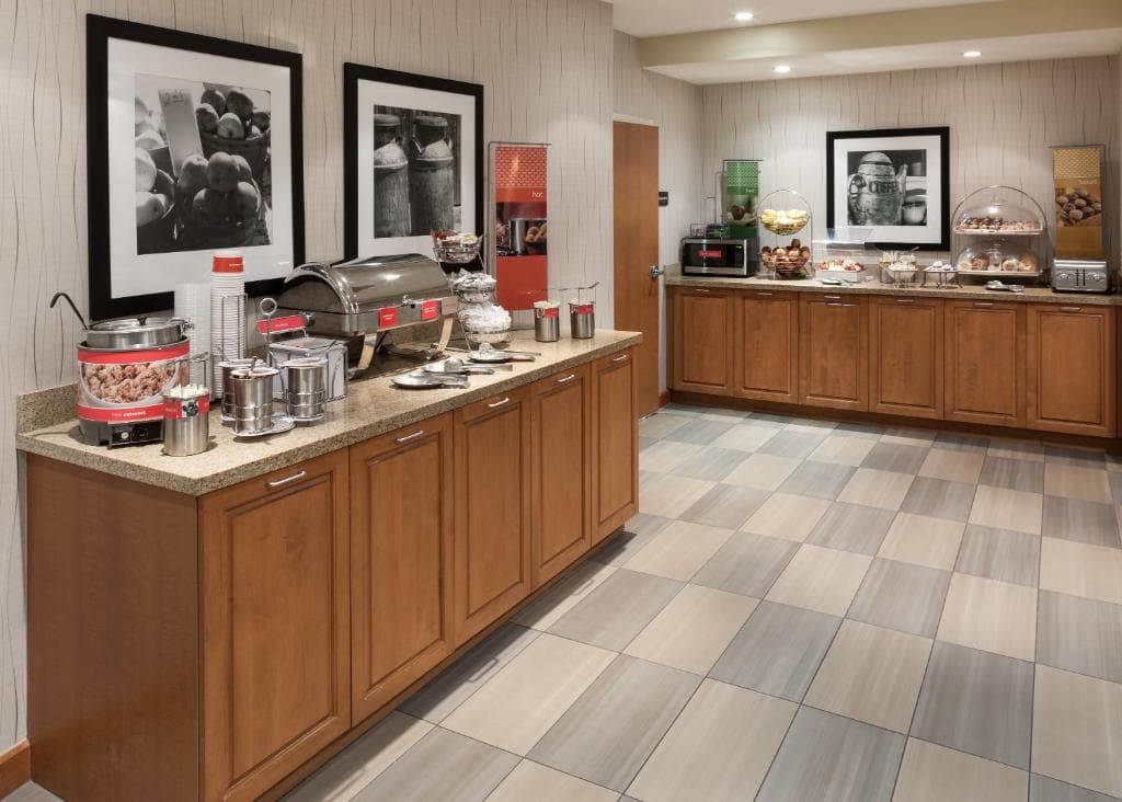Hampton Inn & Suites St. Louis @ Forest Park