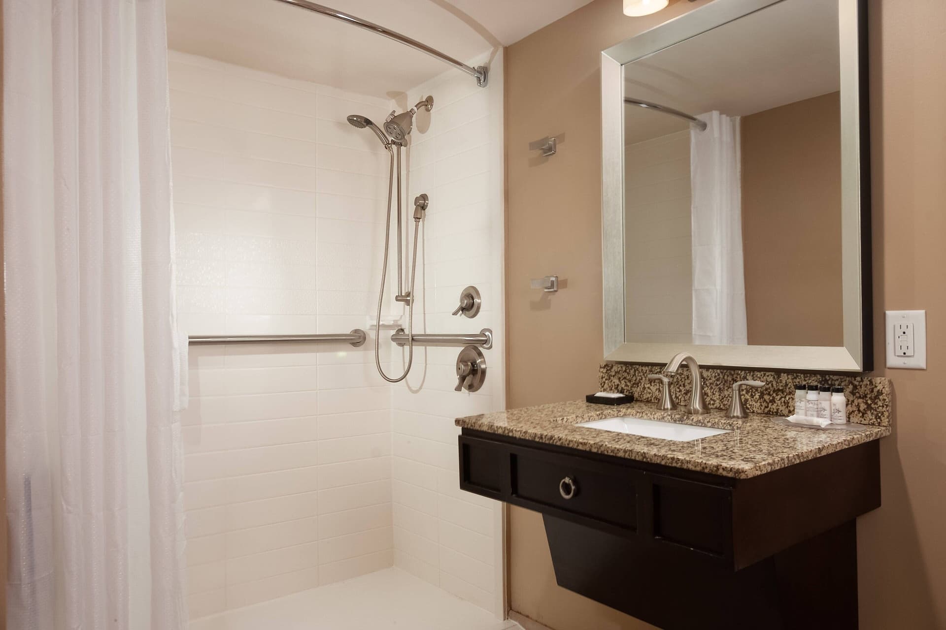 Delta Hotels by Marriott Orlando Lake Buena Vista