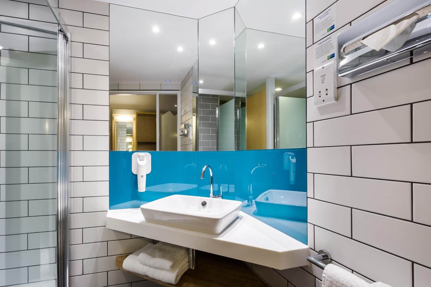 Holiday Inn Express London - Watford Junction, an IHG Hotel