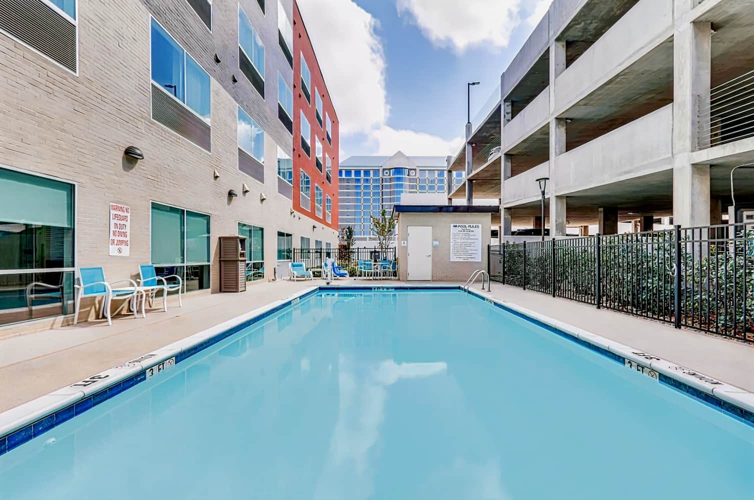 Holiday Inn Express & Suites Dallas NW - Farmers Branch