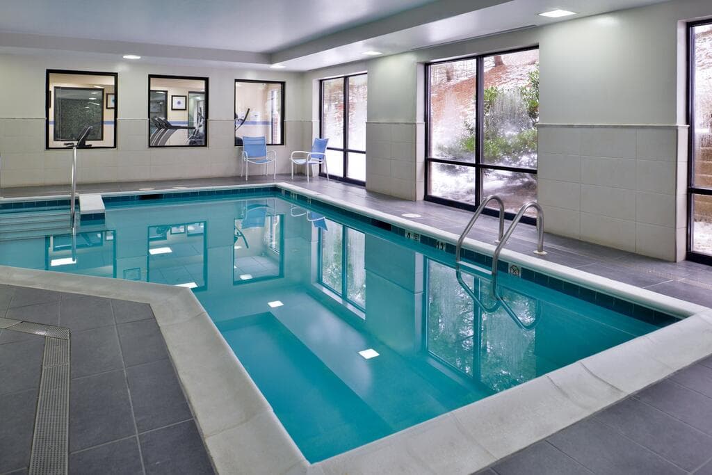 Holiday Inn Express & Suites West Chester by IHG