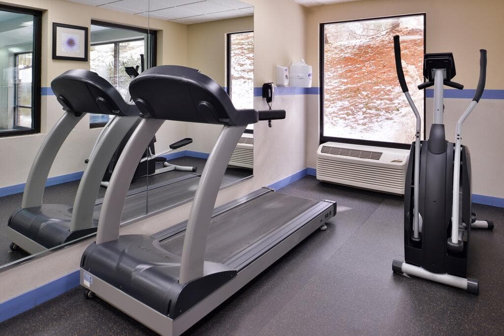 Holiday Inn Express & Suites West Chester by IHG
