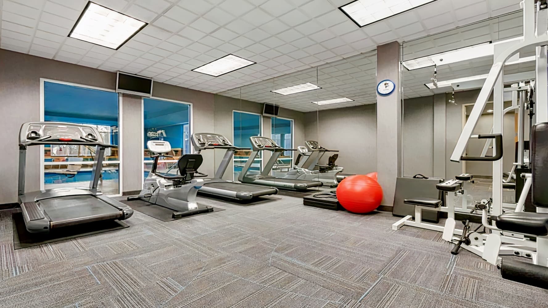 Holiday Inn & Suites Williamsburg-Historic Gateway