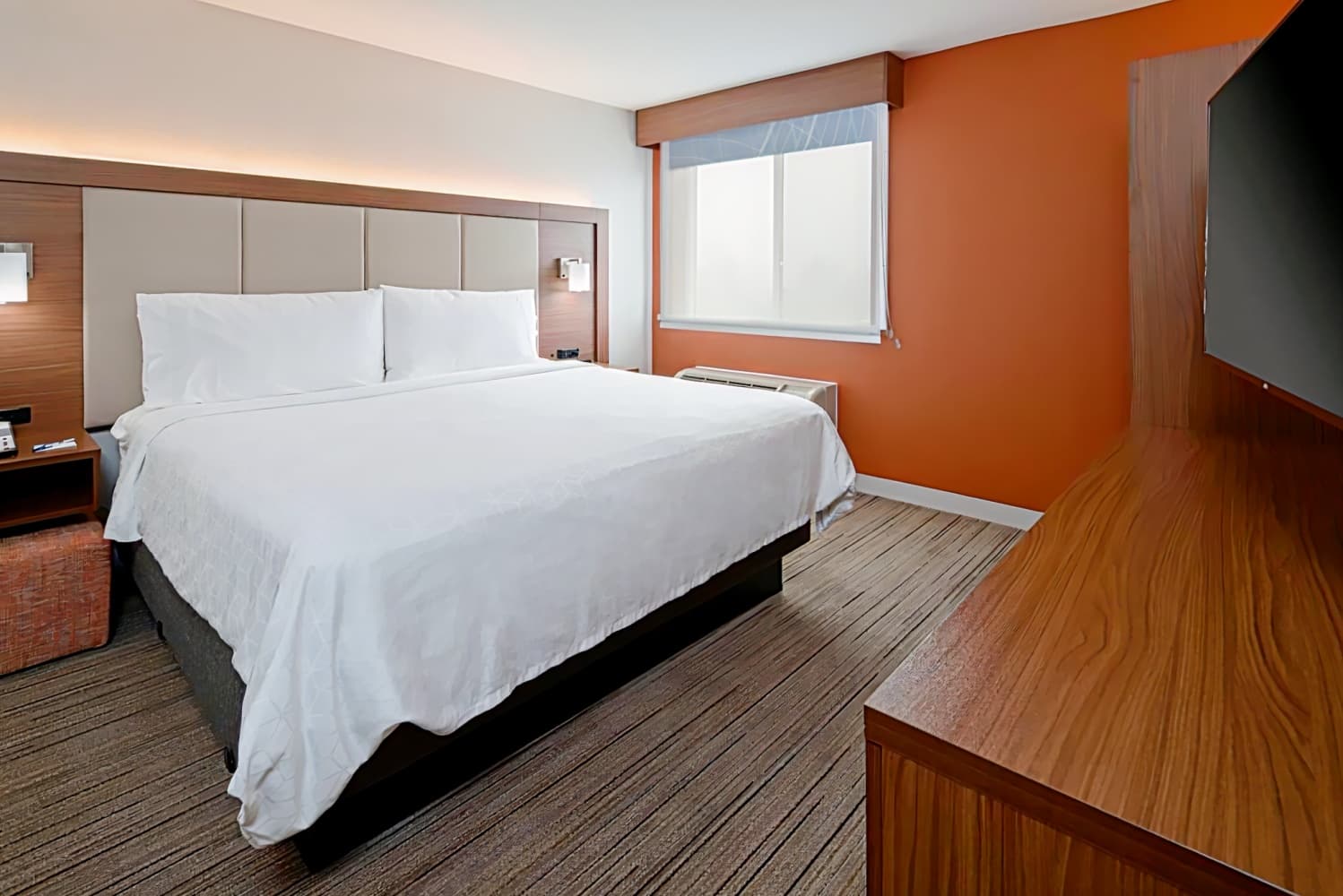 Holiday Inn Express & Suites Seattle-Sea-Tac Airport