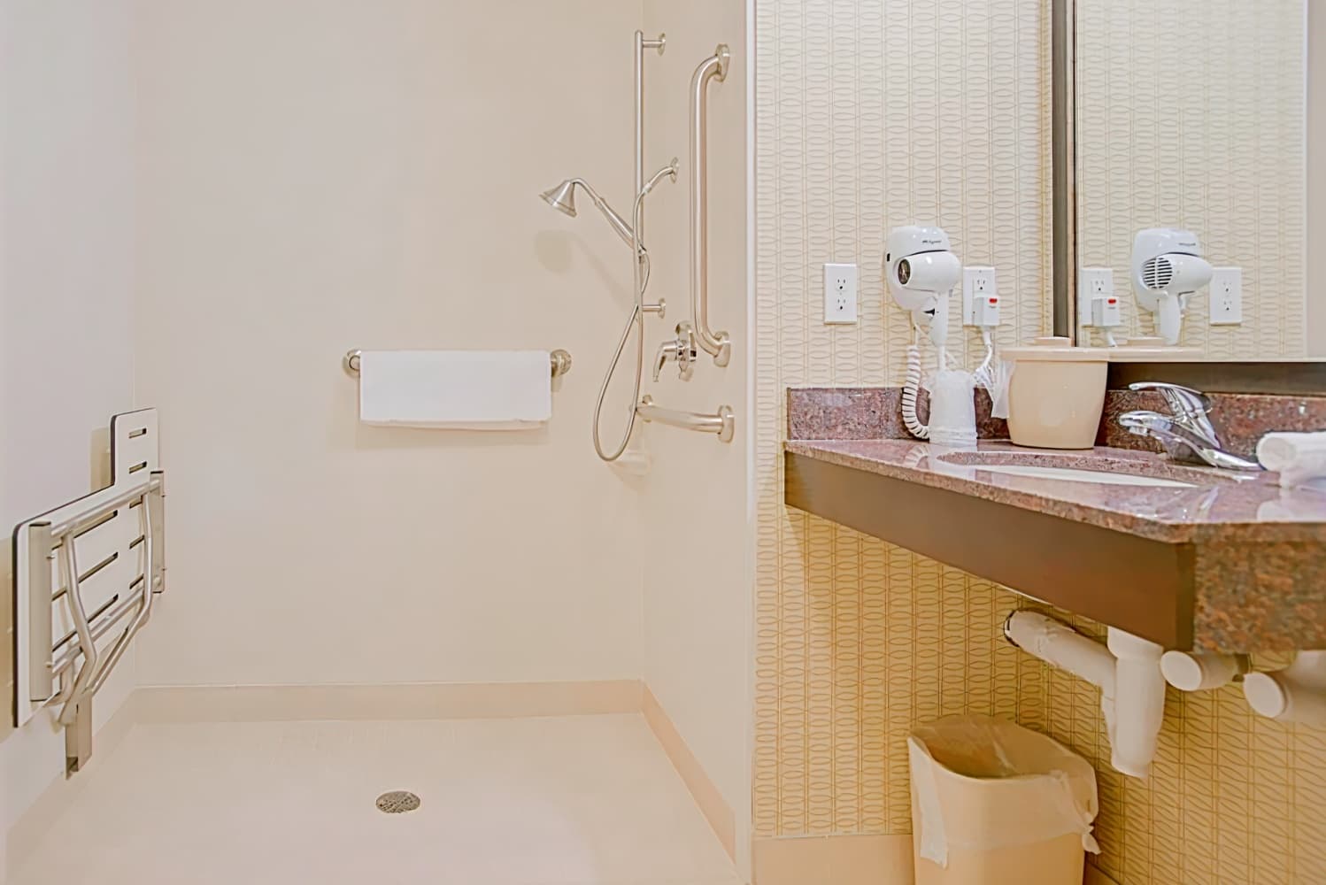 Holiday Inn Express & Suites Tacoma Downtown