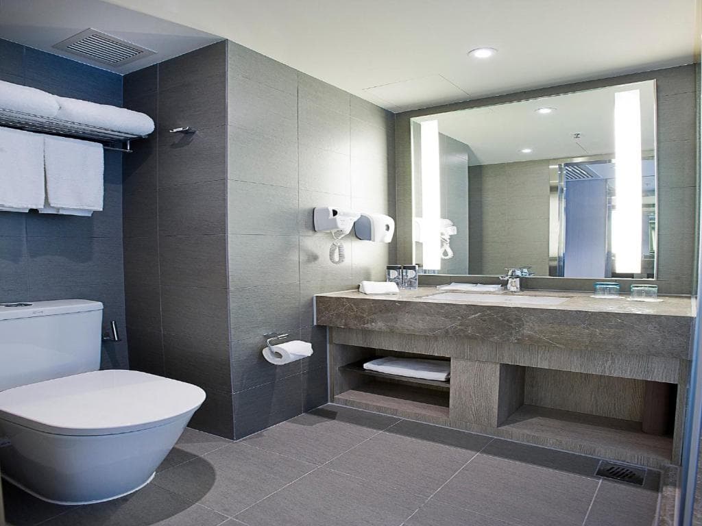Holiday Inn Express Hong Kong Mongkok, an IHG Hotel